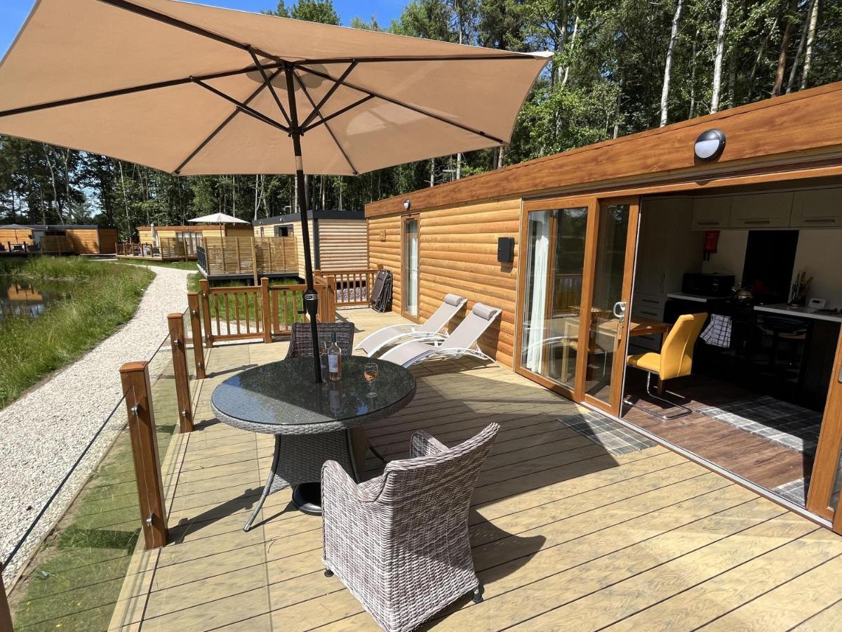 Oak Boutique Lodge Includes Hot Tub Air Con & Dog York Exterior foto