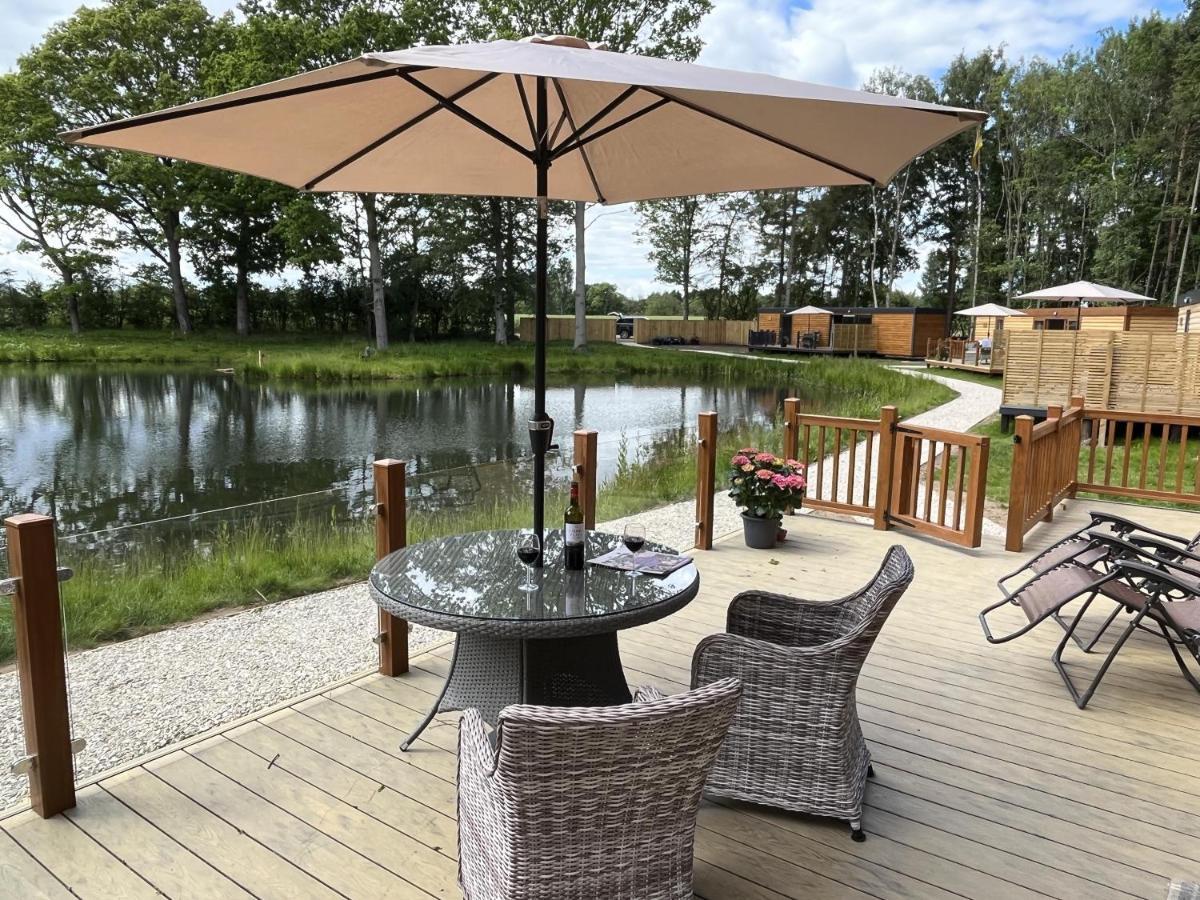 Oak Boutique Lodge Includes Hot Tub Air Con & Dog York Exterior foto